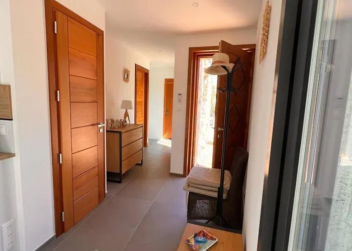 Marina - 5chb - Piscine - A Pied